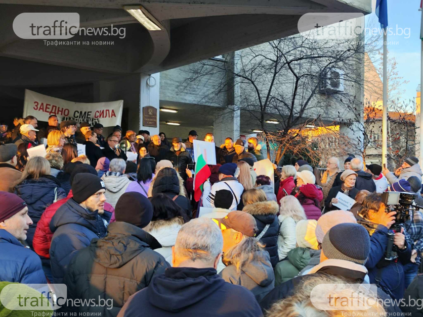 В Пловдив ври и кипи заради "Альоша", намеси се и полиция СНИМКИ