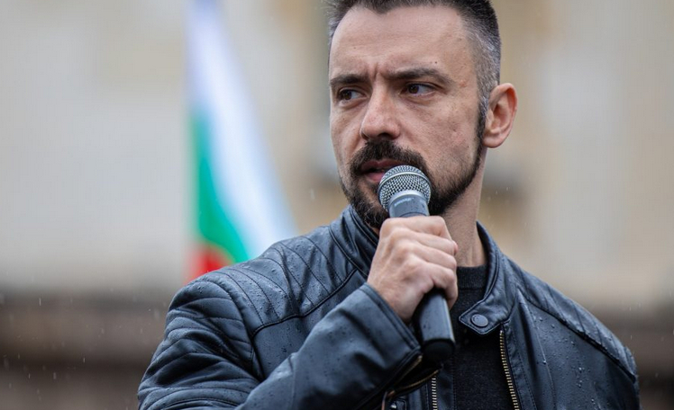 Шкварек: Този филм почва много да ми лази по нервите, нито някой е тръгнал да бута Шипка, нито да маха „Аз съм българче“