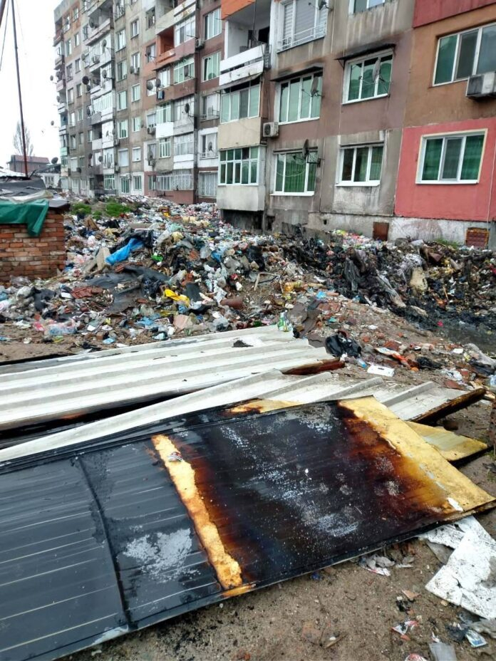 Нова мода сред забогателите от гурбет роми в "Столипиново", ето по какви имоти луднаха 
