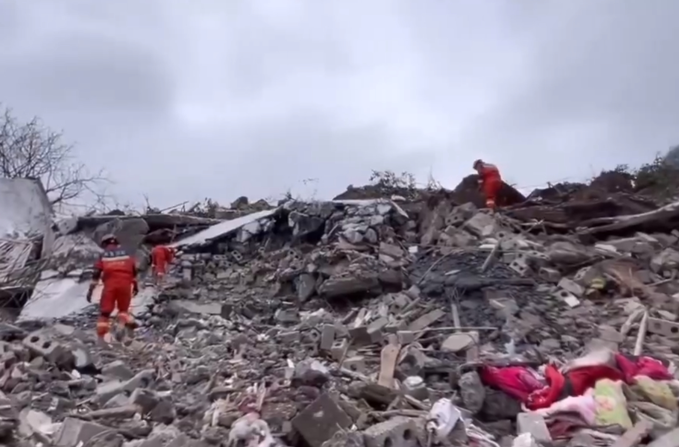 Неописуема трагедия в Китай, жертвите са близо 50 ВИДЕО