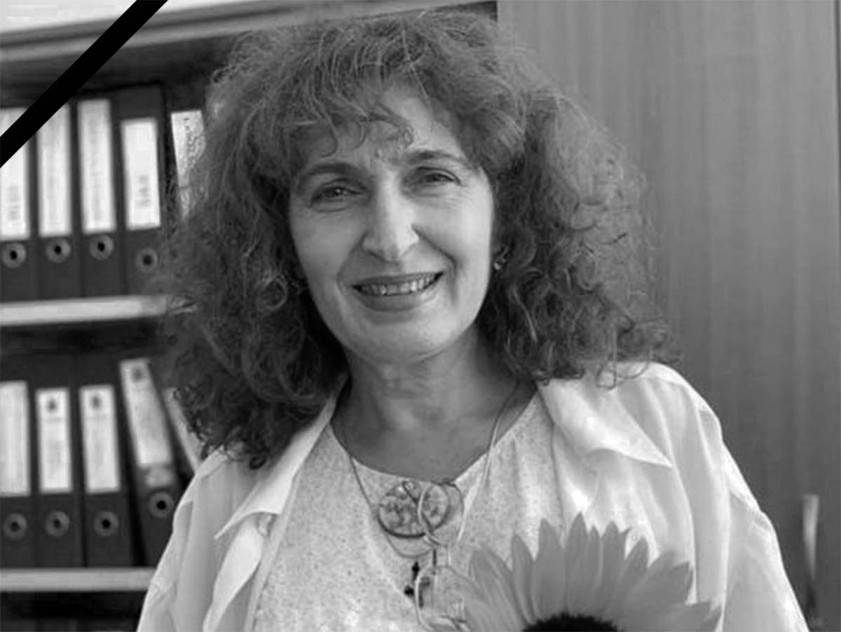 Колеги на зверски убитата от сина си учителка разтърсиха България с тези думи 