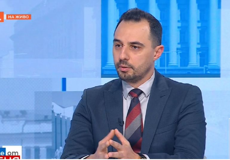 Министър Богданов обяви подробности за разпределянето на парите, получени от "Лукойл"