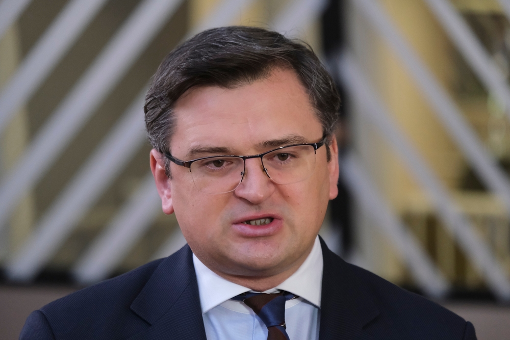 Кулеба с критика към Запада, Северна Корея била по-ефективна във войната