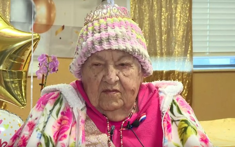 101-годишна жена сподели неочакваната тайна за дълголетието си СНИМКИ