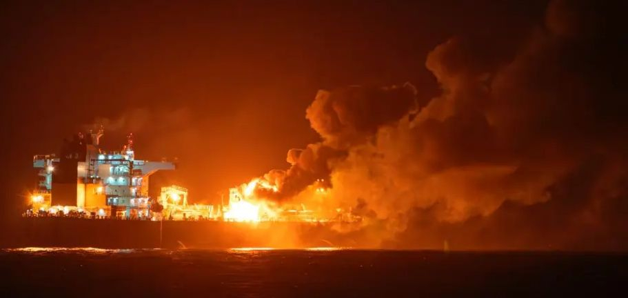 Екшън с разрушител на Кралския флот в Червено море СНИМКИ 