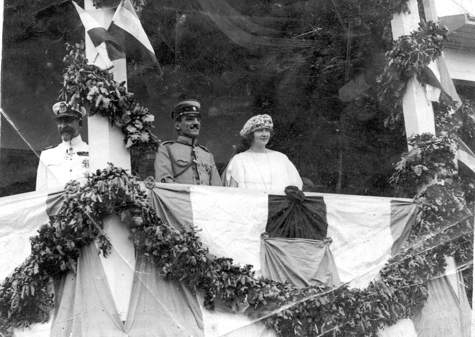 Югославската кралица, овдовяла от българска ръка и затънала лесбо афера