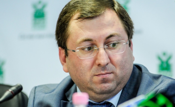Вкараха в затвора банкер за участие в "измамата на века" СНИМКИ