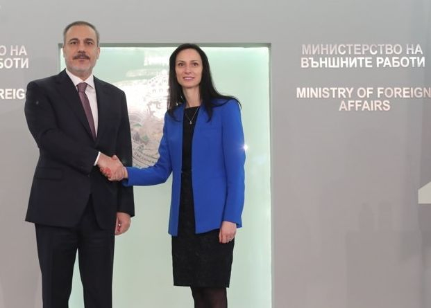Турският външен министър с голямо обещание пред Габриел 