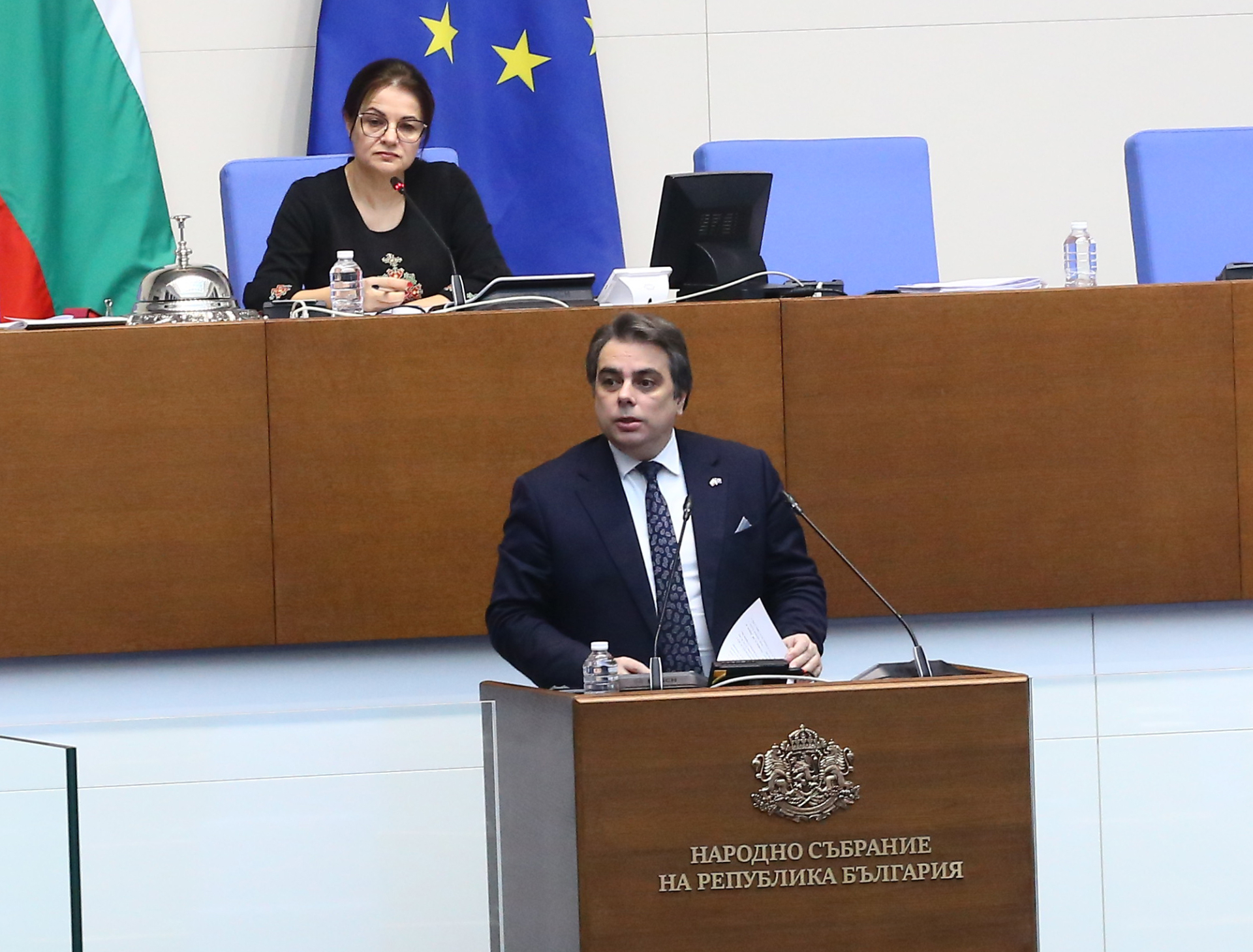 Парламентът с удар по Асен Василев, ето какво го принуди да направи 