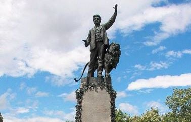 Карлово изригна след тази брутална гавра с паметника на Левски СНИМКИ 