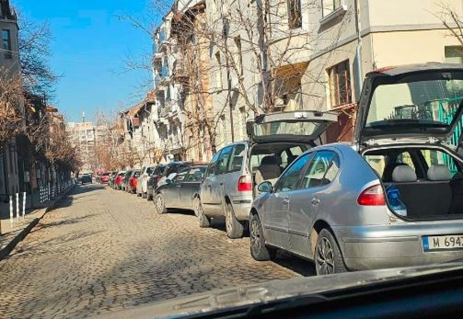 С тази нова схема шофьори паркират безплатно в "Синя зона" в София СНИМКИ