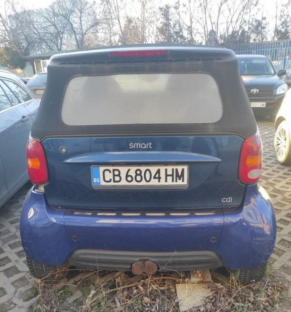 Абсурдно вандалско посегателство срещу автомобил в столичния кв. "Люлин"