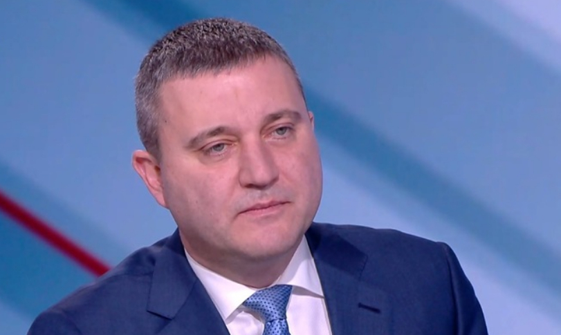 Владислав Горанов за Радев: Трябва да си изцапа обувките, а не само с юмрука
