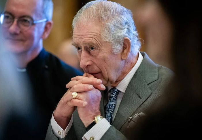 Бъкингамският дворец извънредно: Крал Чарлз III е диагностициран с рак