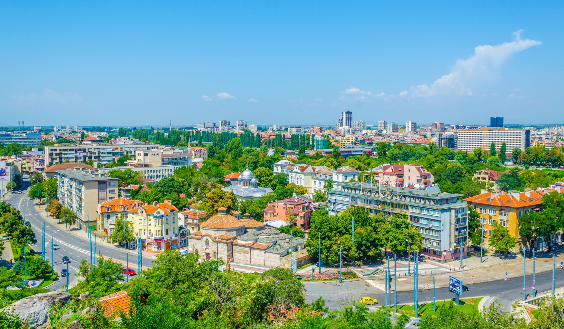 Индийци и непалци заливат Пловдив, оставят майните без хляб