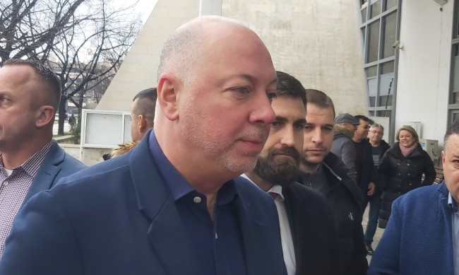 Смъртна опасност надвисна над Росен Желязков, в бомбоубежище е, от НСО спешно... СНИМКИ