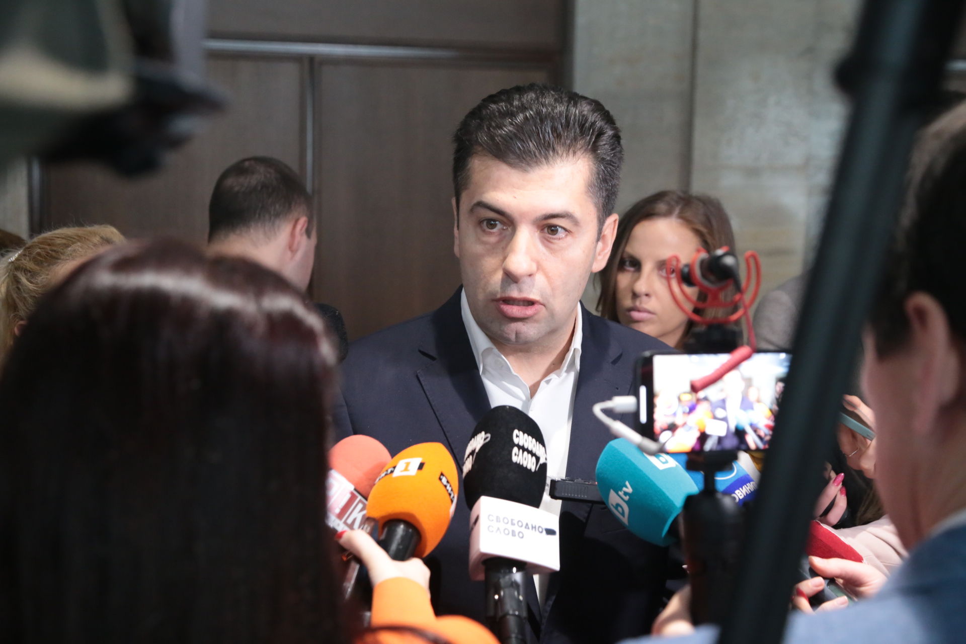 Без контрол: Петков се сети и изпрати на Борисов меморандума, но...