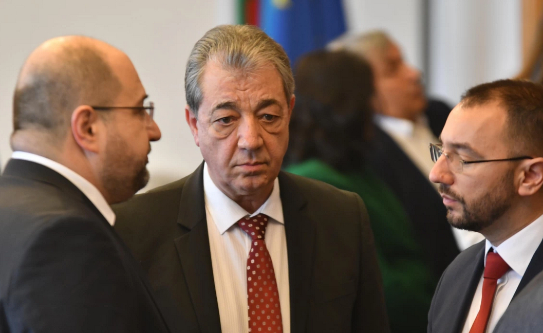 Последен валс в СОС, ако няма шеф - ще има нови избори