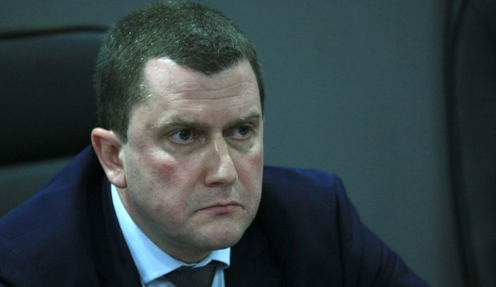 Кметът на Перник развъртя секирата, масово летят глави в общината СНИМКИ