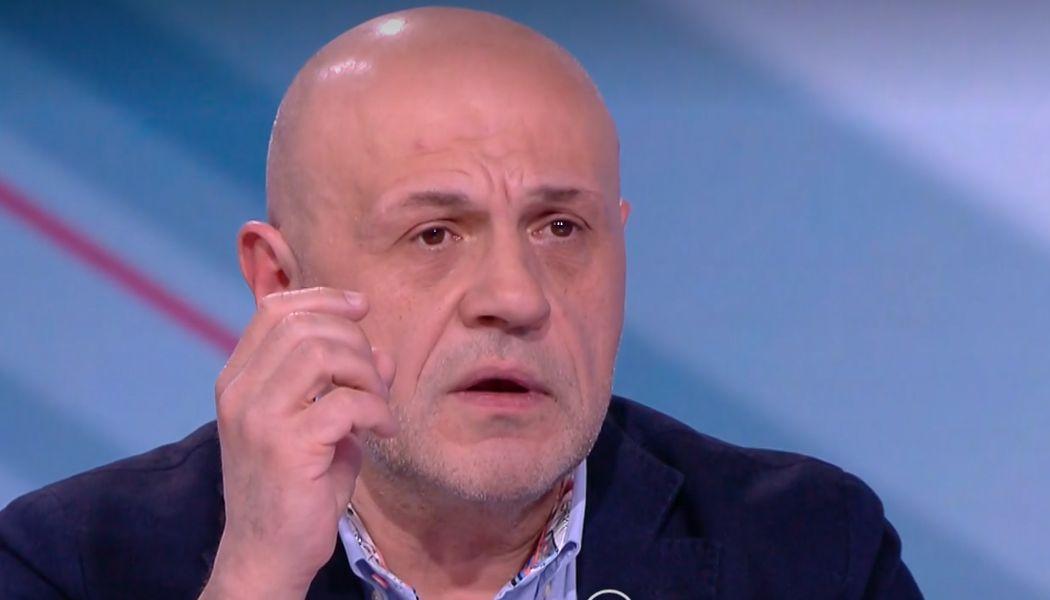 Дончев побесня, разкри какъв ултиматум е поставил Петков на Борисов