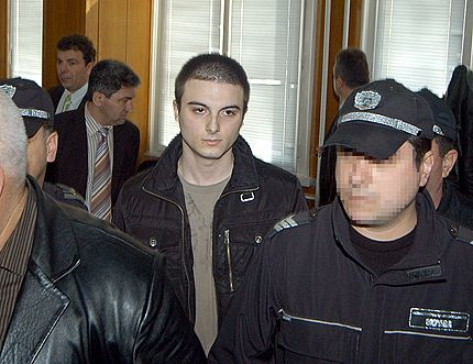 Изнасилена, пребита и наръгана 50 пъти: Син на политик уби студентката Радостина и снима трупа й СНИМКИ