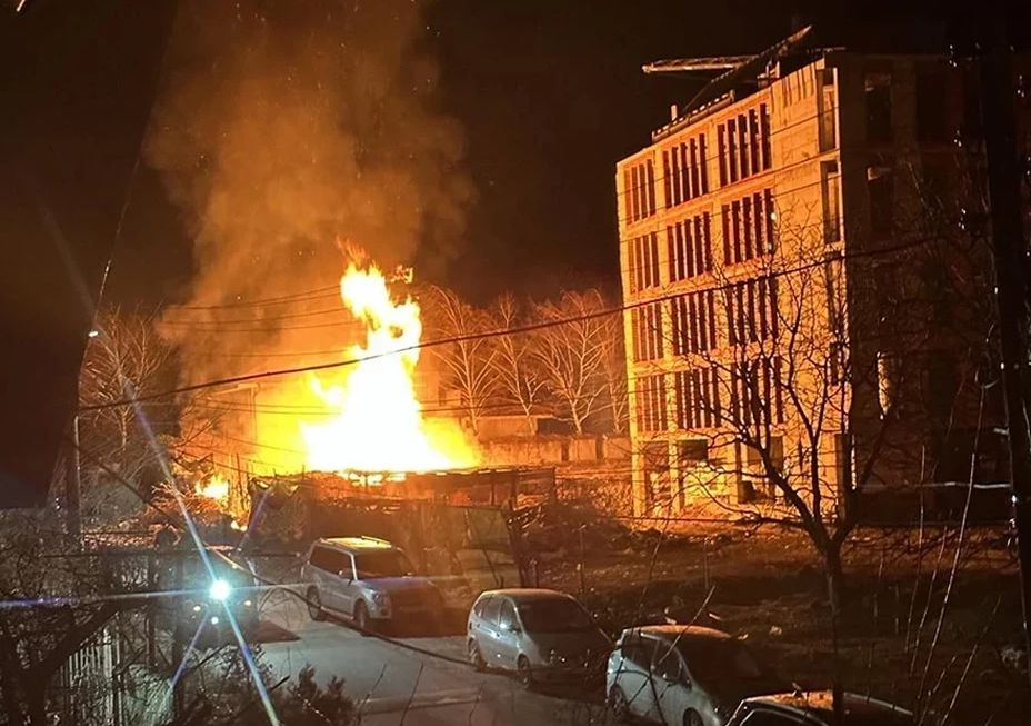 Горя "Биоферма Голденбург" край Пловдив, подозират вендета срещу именития лекар 