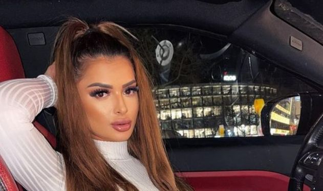 Ето я окованата с белезници "Мис Силикон", задържаха я за... СНИМКА