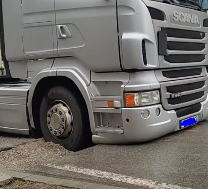 В Сливен улиците лапат цели камиони ВИДЕО
