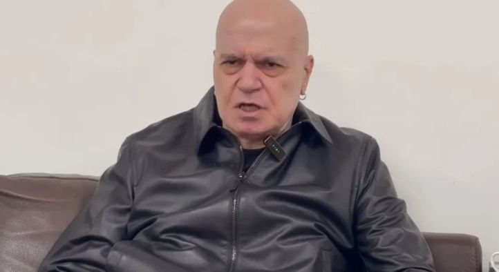 Слави показа ДЕКЛАРАЦИЯТА на Асен Василев и попита: Къде са милионите?