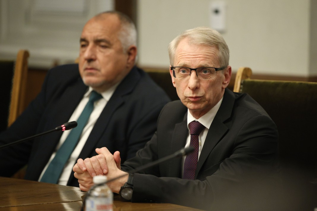 Денков се ожали: Борисов ми пречи да контактувам със САЩ 