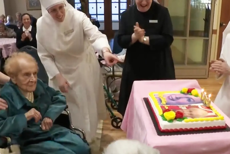 Стана ясно за необичайната тайна на дълголетието на 109-г. жена СНИМКИ