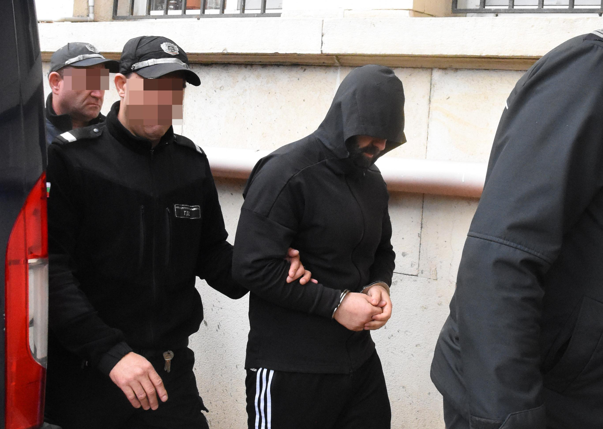 Първи думи на спипания с подкуп общинар във Варна, моли за милост заради... СНИМКИ
