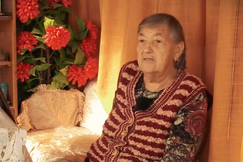 При пророчицата от Осетеново и наследничка на Ванга, лекувала Тодор Живков, се стичат хора, за да... ВИДЕО