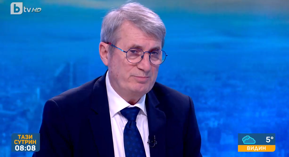 На изпроводяк Хинков се ожали, че го спрели да смени шефовете на 10-15 болници, а за случая "Даная"...