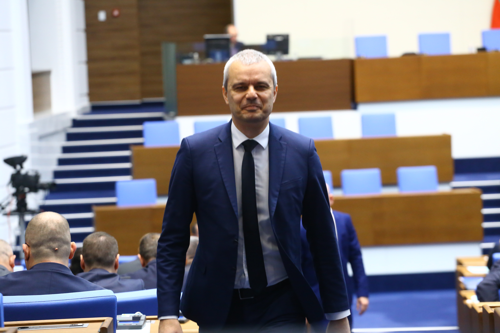 Бесен скандал: "Възраждане" разкри опасна схема на ПП, обвиниха ги в...