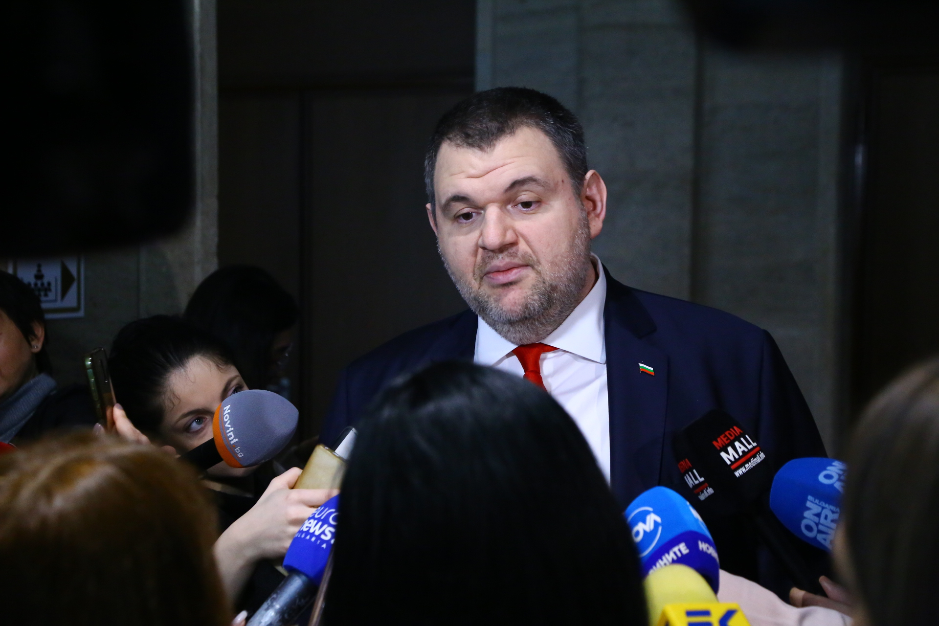 Пеевски: Христо Иванов 9 месеца пи мазно турско кафе в моя кабинет и седеше в скута ми