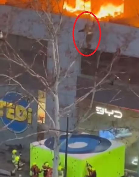 Покъртителни КАДРИ от ужаса във Валенсия, сред загиналите е новородено бебе