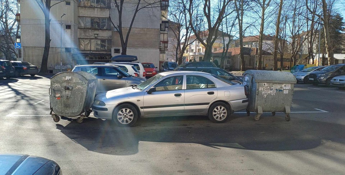 Шофьор паркира колата си в Добрич, получи необичайно послание СНИМКА