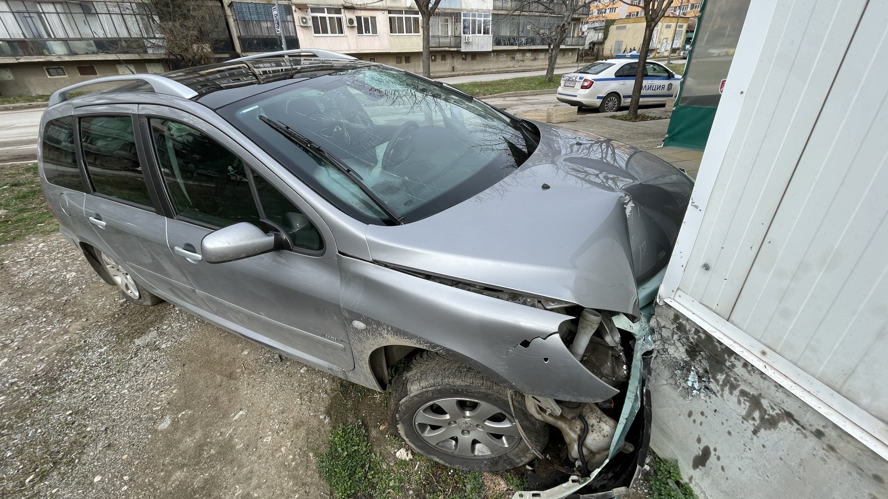 Невиждан екшън в Горна Оряховица, окървавените виновници избягаха СНИМКИ