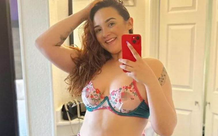Момиче за ескорт разказа за своите клиенти и призна, че... СНИМКИ 18+