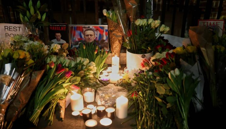 Погребват Навални в Москва, ще гъмжи от полиция 