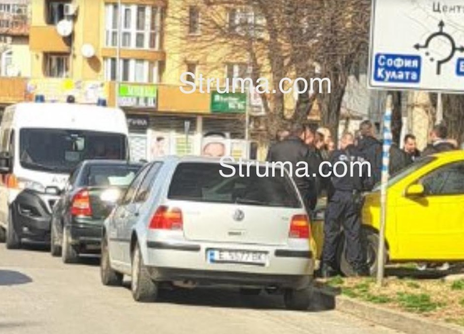 Въоръжен обир посред бял ден в Благоевград! СНИМКИ