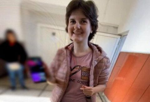 17-г. Ивана от Дупница ходела по кафетата с тлъсти пачки в джоба и се жалвала, че... 