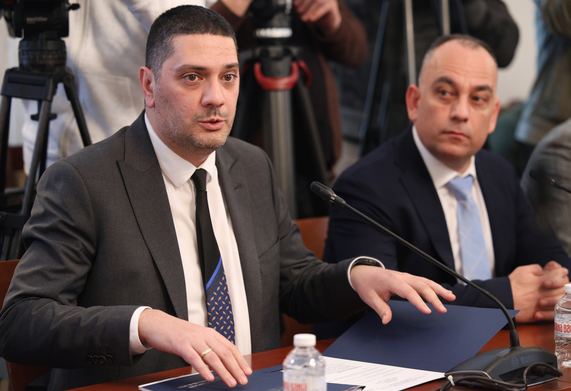 Гняв в парламемента: „Няма да си лягат, докато не се случи, това, което са обещали“