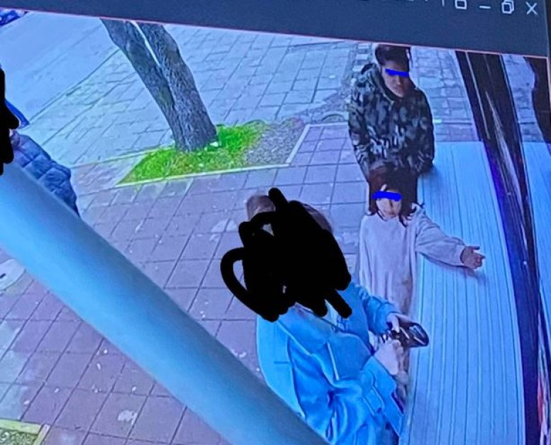 Наглост: Мъж помогна на просяци в Студентски град, последвалото е скандално СНИМКИ