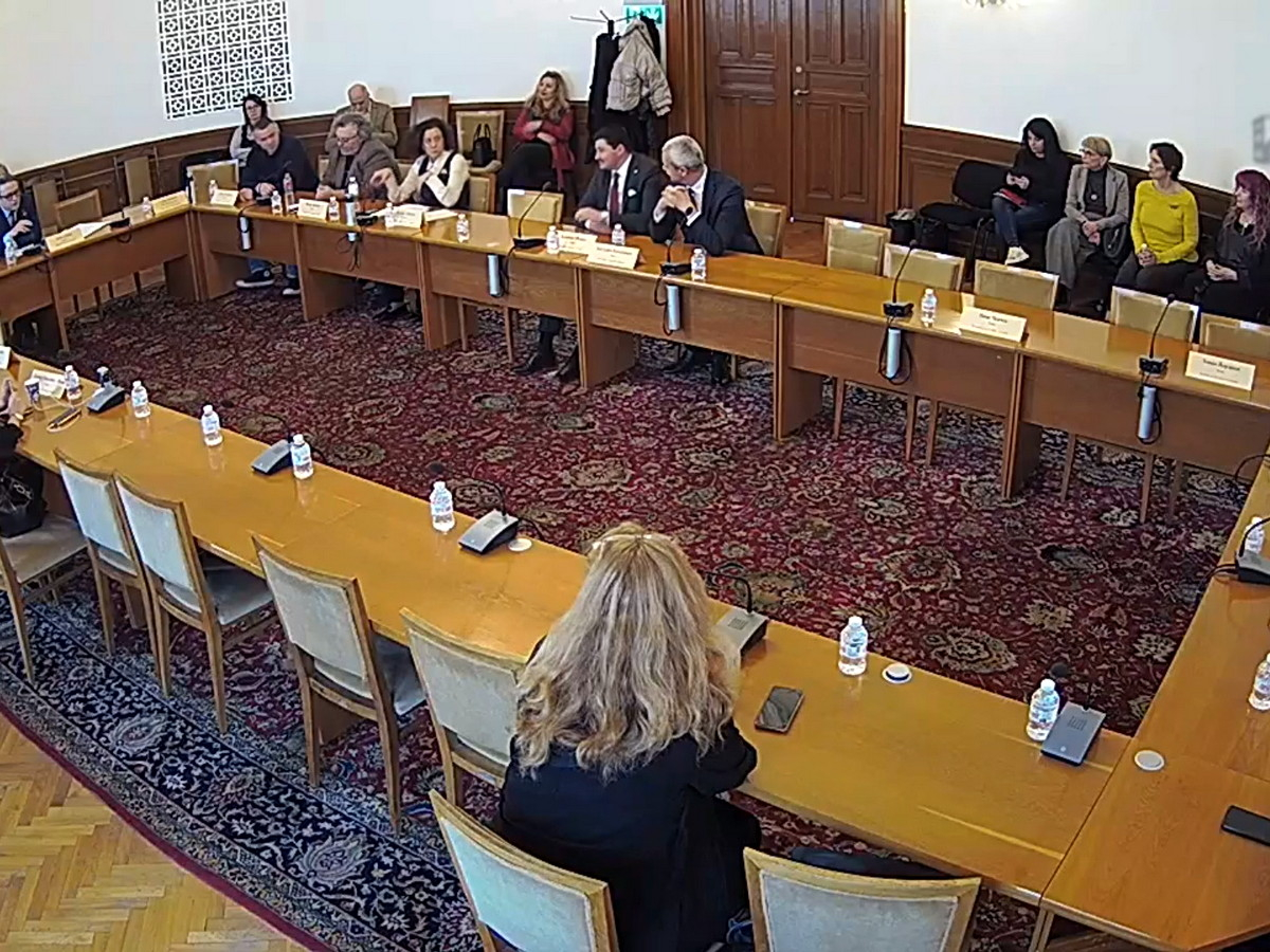 Парламентът „компенсира“ пожизнено с по 500 лв. на месец тези известни българи