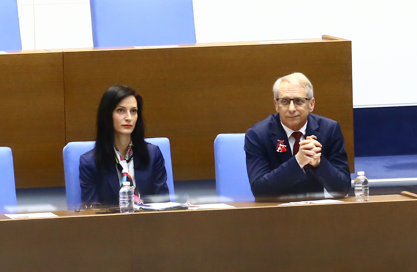 Иде мор за джоба на българина до дни заради гаф на Денков, подал оставка, за да замете нещата