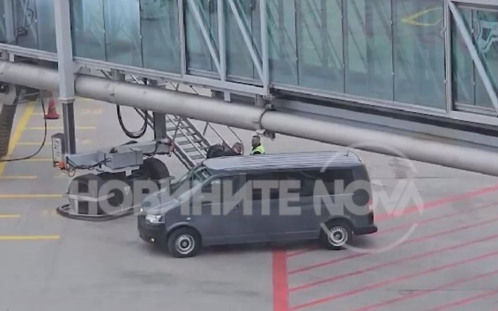 Първи КАДРИ от екстрадицията на убиеца от "Соло"