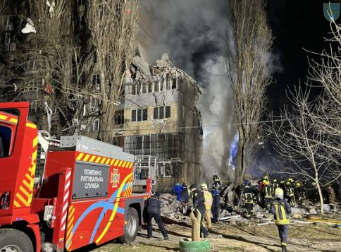Среднощна атака с дронове Шахед срещу Одеса, силни взривове, срутени сгради, има загинали и ранени СНИМКИ