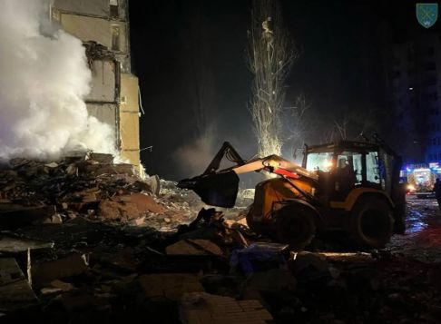 Среднощна атака с дронове Шахед срещу Одеса, силни взривове, срутени сгради, има загинали и ранени СНИМКИ
